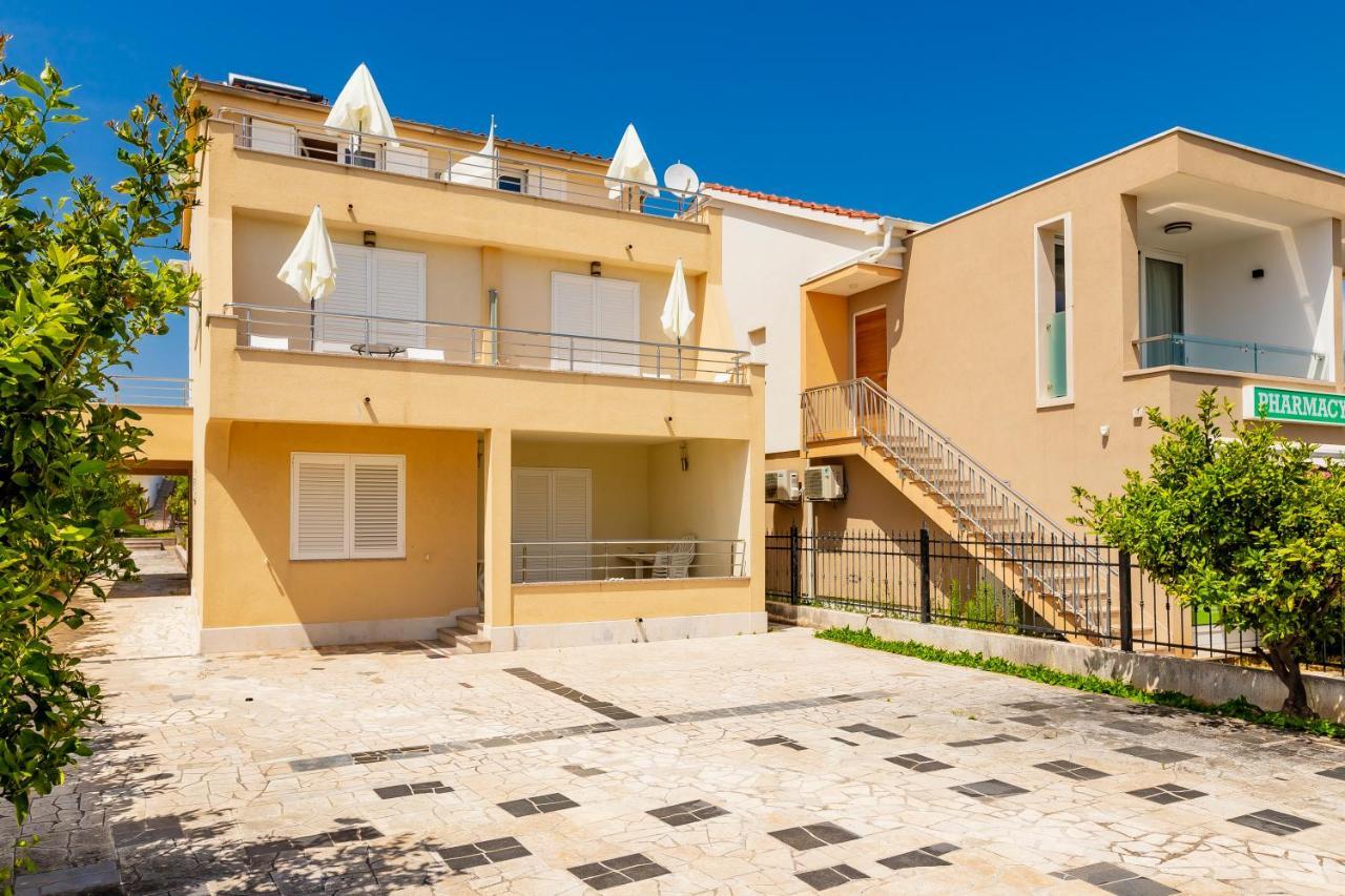 רוגוזניצה Apartments Mikulic מראה חיצוני תמונה